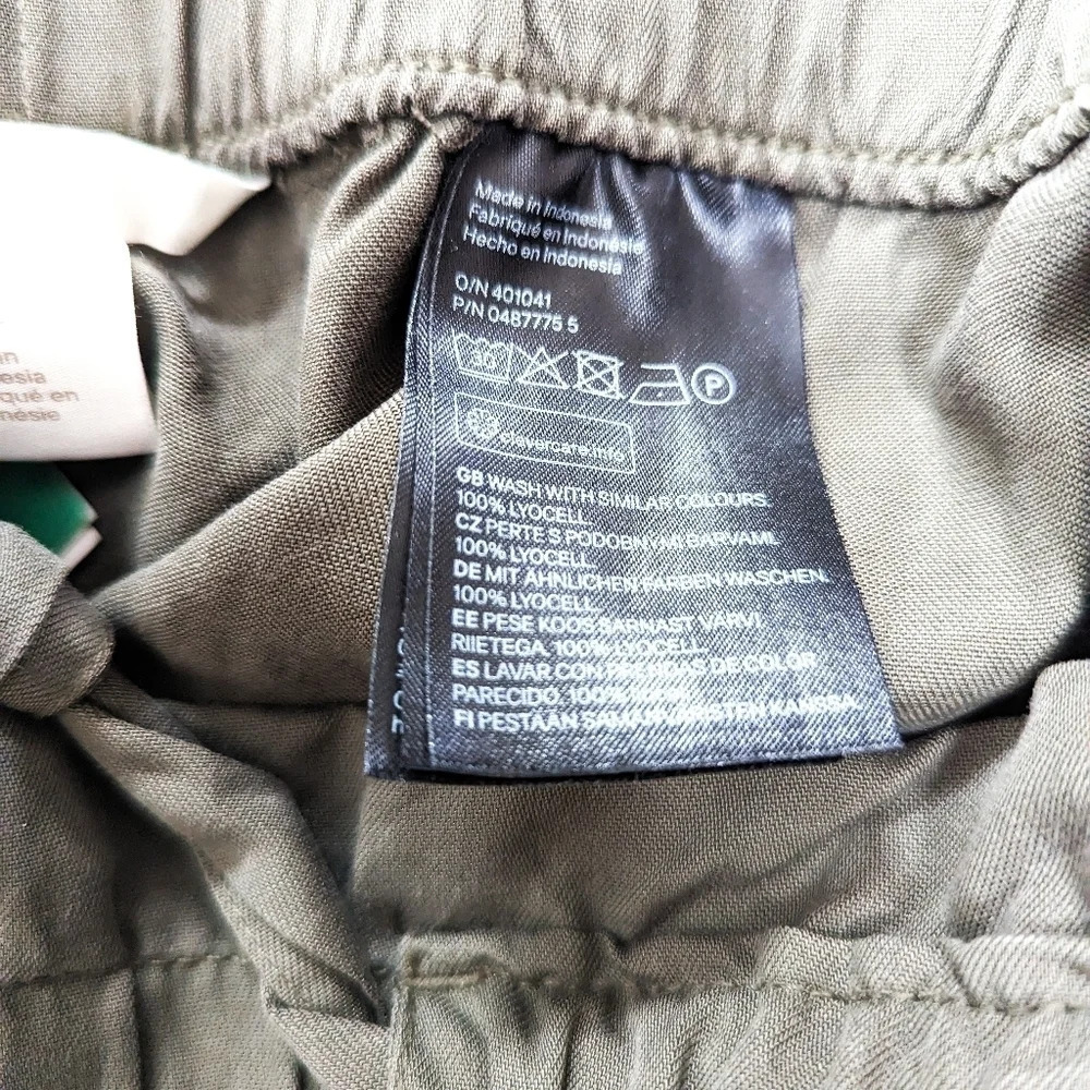 NWT H&M Conscious Olive Green Paper Bag Pants size 12 - Picture 5 of 9